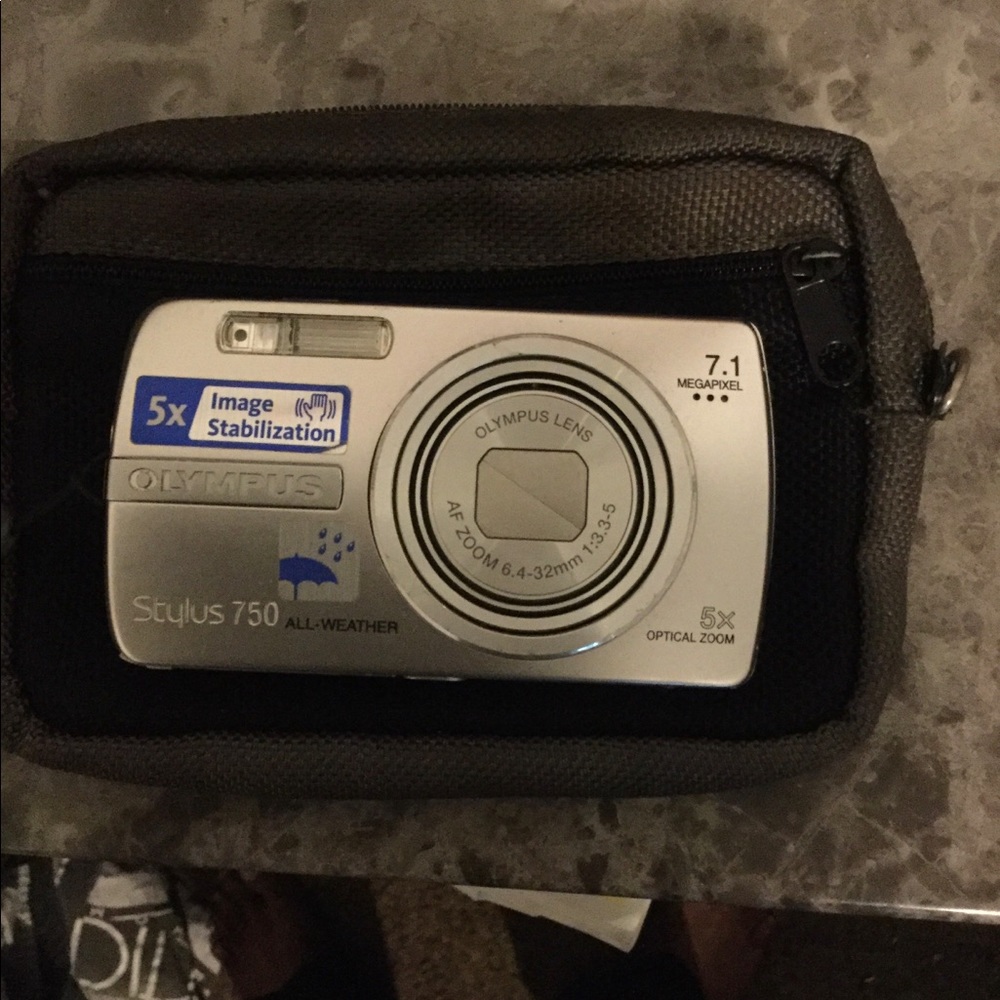 Olympus stylus 750 7.1 with battery